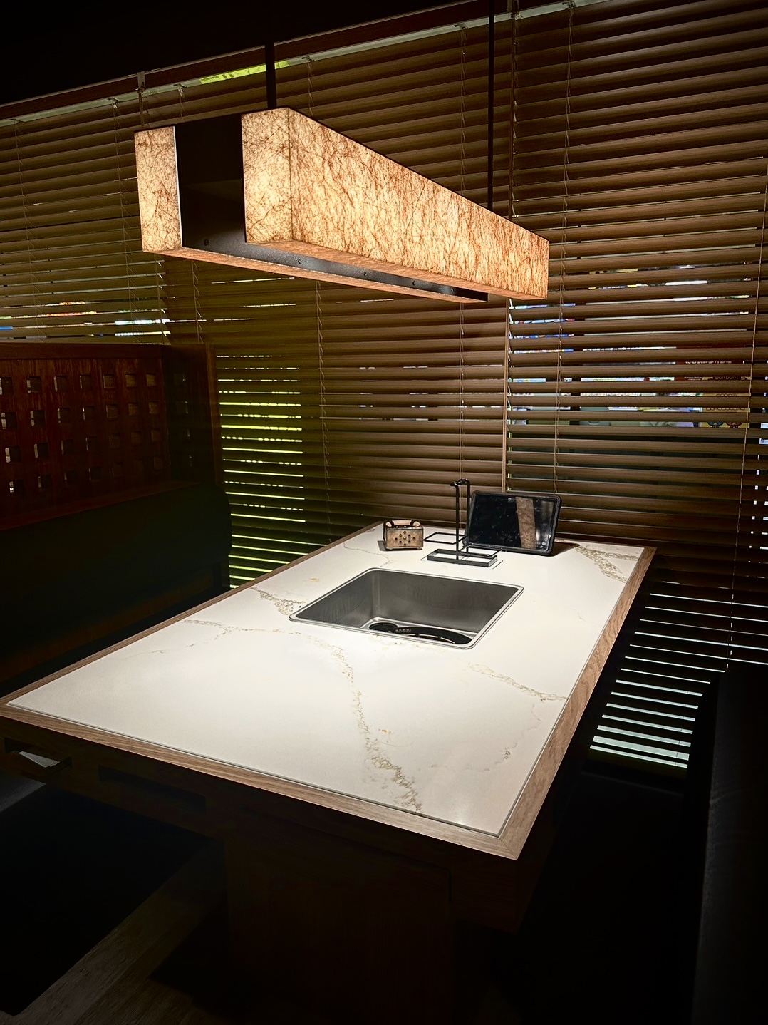 重慶火鍋緋花 Color：MQ-737 Tranquilty Gold / Photo Credit： 山恩 Saiens